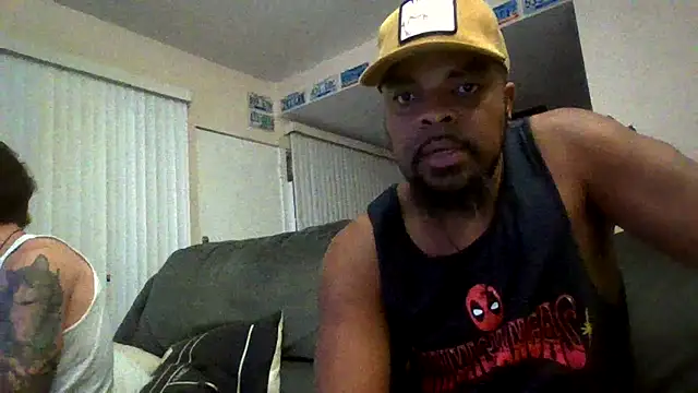 Snapshot of Str8ishVegasGuy chatting on 10.11.25 Str8ishVegasGuy online show from 10.11.25