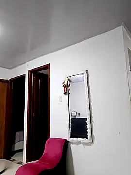 Snapshot of Alisson_Milf chatting on 10.13.25 Alisson Milf online show from 10.13.25