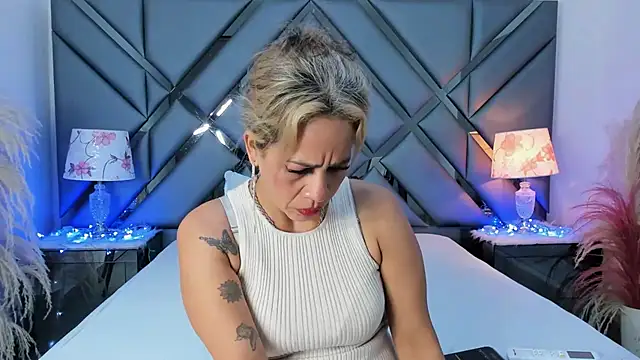 Snapshot of Alisson_Milf chatting on 01.18.26 Alisson Milf online show from 01.18.26