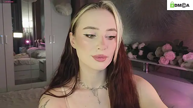 Snapshot of RubyMiracles chatting on 10.14.25 RubyMiracles online show from 10.14.25