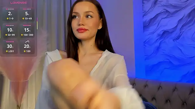 Snapshot of Aria_Mila chatting on 11.13.25 Aria Mila online show from 11.13.25