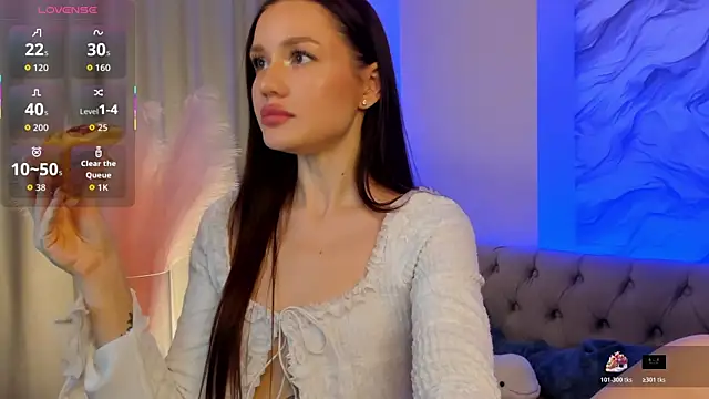 Snapshot of Aria_Mila chatting on 11.21.25 Aria Mila online show from 11.21.25