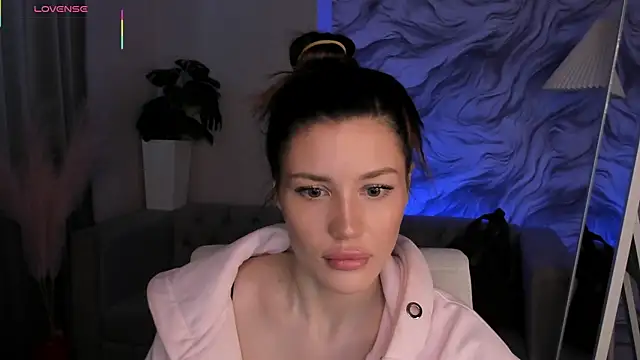 Aria Mila online show from 03.26.26