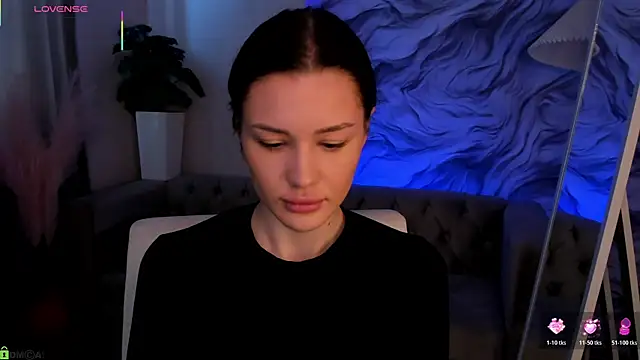 Snapshot of Aria_Mila chatting on 04.17.26 Aria Mila online show from 04.17.26