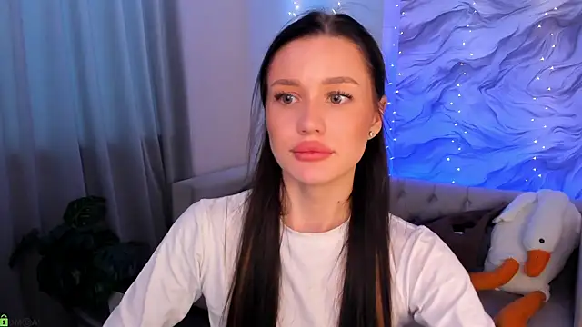 Snapshot of Aria_Mila chatting on 04.27.26 Aria Mila online show from 04.27.26