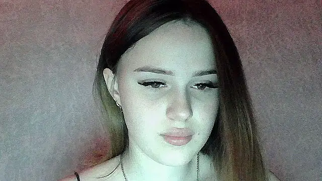 Snapshot of SweetLoraa chatting on 11.28.25 SweetLoraa online show from 11.28.25