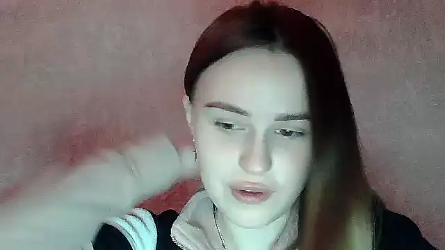 Snapshot of SweetLoraa chatting on 12.14.25 SweetLoraa online show from 12.14.25