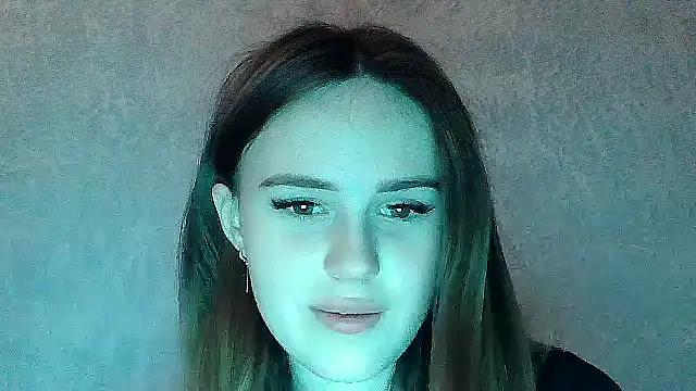 Snapshot of SweetLoraa chatting on 12.20.25 SweetLoraa online show from 12.20.25