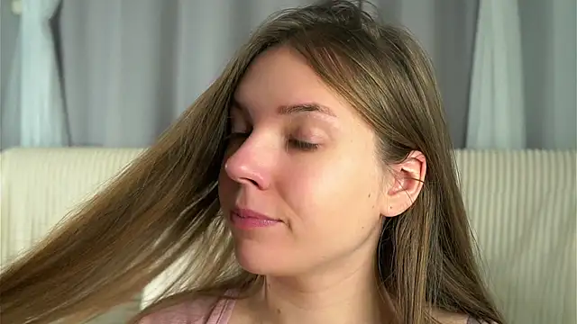 Snapshot of KarriBrownd chatting on 10.27.25 KarriBrownd online show from 10.27.25