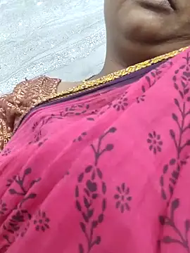 Snapshot of Tamilreethu chatting on 10.29.25 Tamilreethu online show from 10.29.25