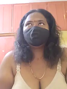 Snapshot of Tamilreethu chatting on 02.26.26 Tamilreethu online show from 02.26.26