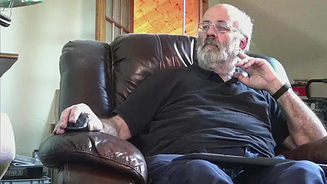 Snapshot of janzer13 chatting on 11.24.25 janzer13 online show from 11.24.25