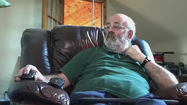 Snapshot of janzer13 chatting on 11.28.25 janzer13 online show from 11.28.25