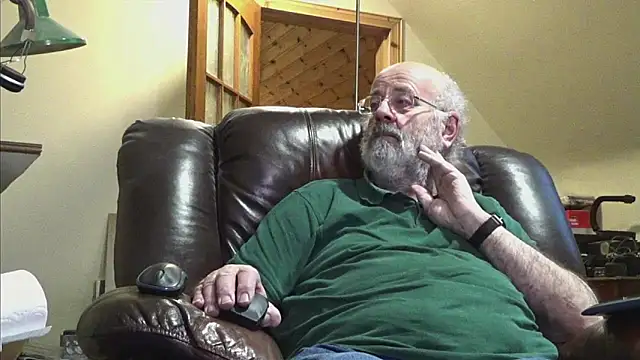 Snapshot of janzer13 chatting on 12.05.25 janzer13 online show from 12.05.25