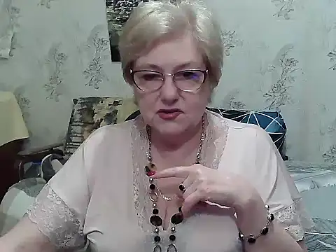 Snapshot of Renata62011 chatting on 06.17.26 Renata62011 online show from 06.17.26