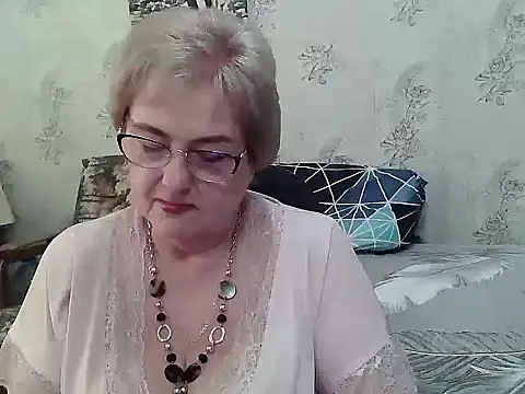 Snapshot of Renata62011 chatting on 06.19.26 Renata62011 online show from 06.19.26