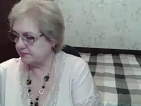 Snapshot of Renata62011 chatting on 06.30.26 Renata62011 online show from 06.30.26