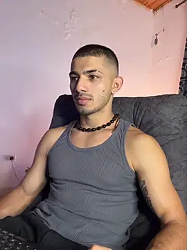 Snapshot of ArturoCardona_ chatting on 10.03.25 ArturoCardona online show from 10.03.25