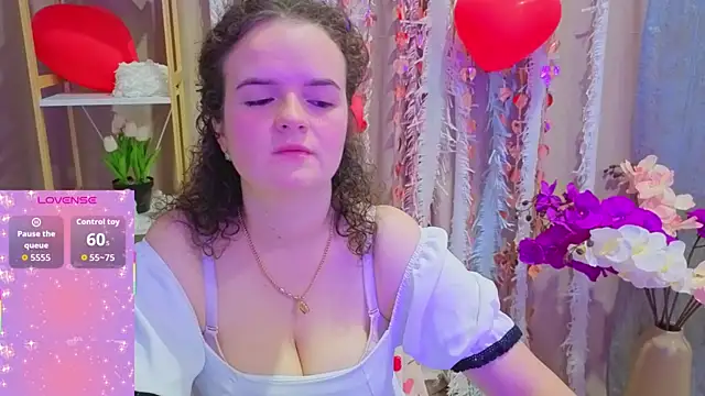 Snapshot of Luisa_Rosee chatting on 02.14.26 Luisa Rosee online show from 02.14.26