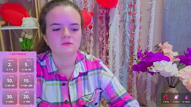 Snapshot of Luisa_Rosee chatting on 02.19.26 Luisa Rosee online show from 02.19.26