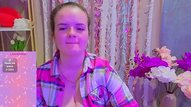 Snapshot of Luisa_Rosee chatting on 03.05.26 Luisa Rosee online show from 03.05.26