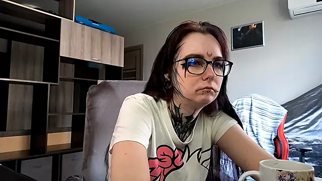 HighelikeGirl online show from 09.26.25