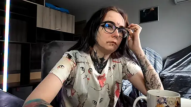 HighelikeGirl online show from 09.29.25