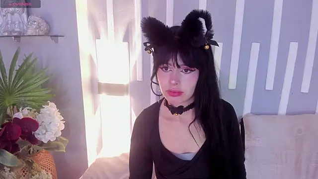 Snapshot of Dita_von2 chatting on 11.04.25 Dita von2 online show from 11.04.25