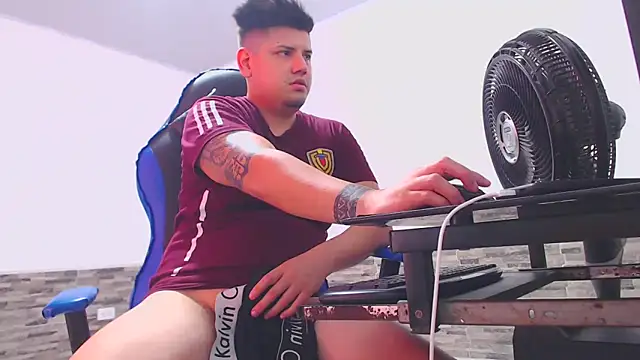 Snapshot of mister_cum1999 chatting on 02.04.26 mister cum1999 online show from 02.04.26