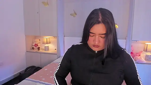 LilyWhitney online show from 02.03.26