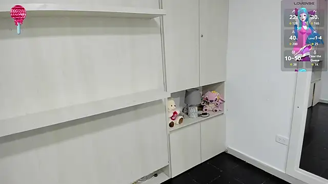 LilyWhitney online show from 05.22.26