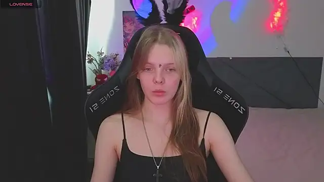 Luna Navy online show from 09.11.25