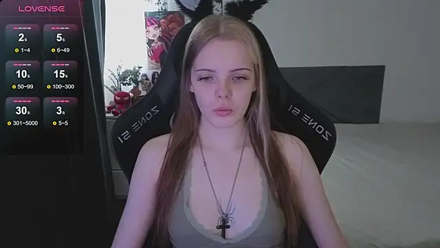 Luna Navy online show from 10.22.25