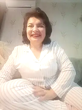 Snapshot of LedyNika chatting on 12.05.25 LedyNika online show from 12.05.25