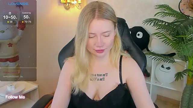 Lillie Berry online show from 11.23.25