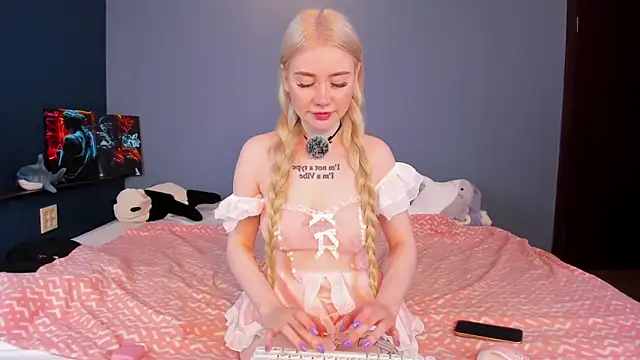 Lillie Berry online show from 06.20.26
