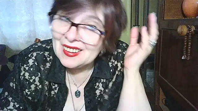 Snapshot of VeronicaGold511 chatting on 02.11.26 VeronicaGold511 online show from 02.11.26