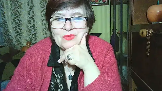 Snapshot of VeronicaGold511 chatting on 02.14.26 VeronicaGold511 online show from 02.14.26