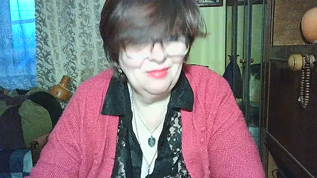 Snapshot of VeronicaGold511 chatting on 02.18.26 VeronicaGold511 online show from 02.18.26