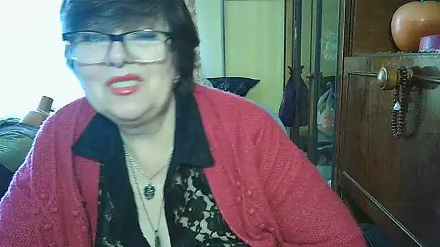 Snapshot of VeronicaGold511 chatting on 02.22.26 VeronicaGold511 online show from 02.22.26