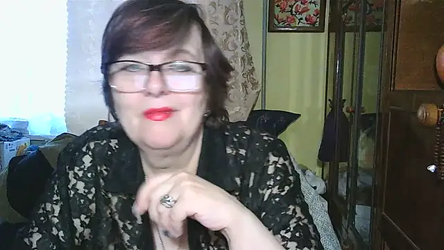 Snapshot of VeronicaGold511 chatting on 02.27.26 VeronicaGold511 online show from 02.27.26