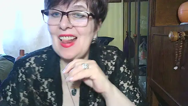 Snapshot of VeronicaGold511 chatting on 03.17.26 VeronicaGold511 online show from 03.17.26