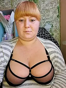 Snapshot of Miss_tits2025 chatting on 11.15.25 Miss tits2025 online show from 11.15.25