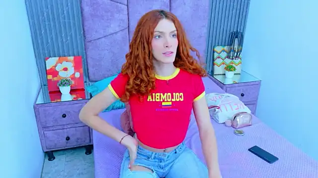 Snapshot of Emma_Lodge chatting on 11.10.25 Emma Lodge online show from 11.10.25