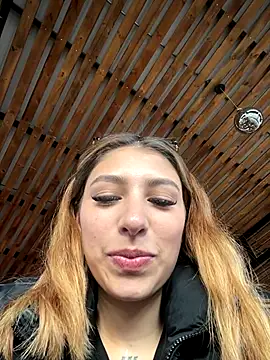 Snapshot of AriaBliss- chatting on 11.11.25 AriaBliss- online show from 11.11.25