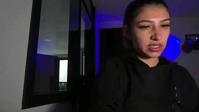 Snapshot of AriaBliss- chatting on 11.13.25 AriaBliss- online show from 11.13.25