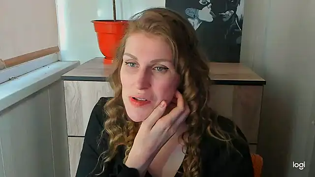 Snapshot of JuliaMuuun chatting on 07.19.26 JuliaMuuun online show from 07.19.26