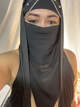 Amyraa  online show from 09.11.25