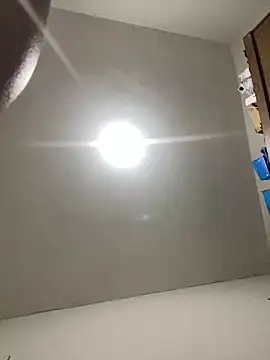 Snapshot of Nillsobluyy chatting on 12.20.25 Nillsobluyy online show from 12.20.25