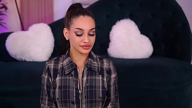 NinaSolenne online show from 11.22.25